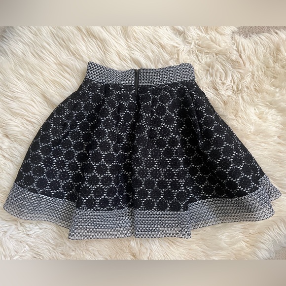 Like new Maje mini skirt - Picture 3 of 4